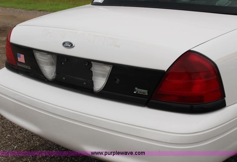 image for item F7867 2010 Ford Crown Victoria Police Interceptor