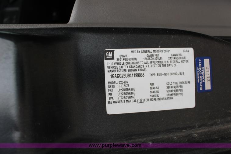 image for item F7869 2004 Chevrolet Express 2500 van