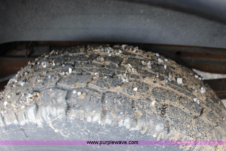 image for item F7869 2004 Chevrolet Express 2500 van