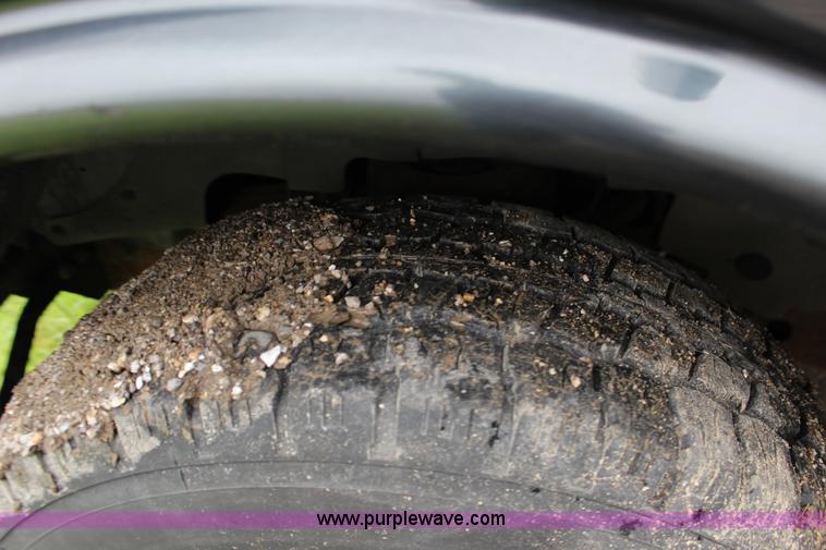 image for item F7869 2004 Chevrolet Express 2500 van