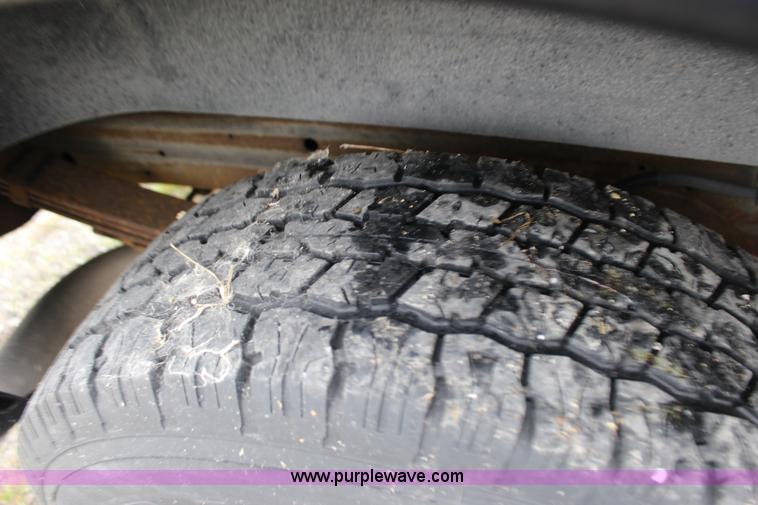 image for item F7869 2004 Chevrolet Express 2500 van