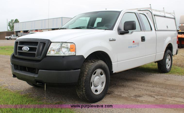 image for item F7870 2005 Ford F150 XL SuperCab pickup truck