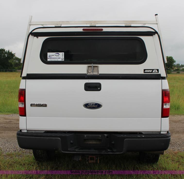 image for item F7870 2005 Ford F150 XL SuperCab pickup truck