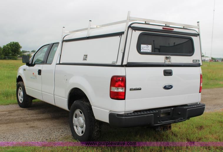 image for item F7870 2005 Ford F150 XL SuperCab pickup truck