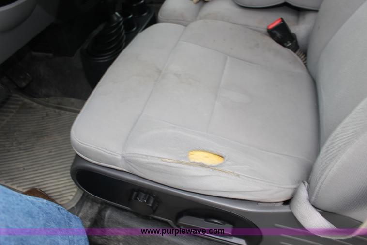 image for item F7870 2005 Ford F150 XL SuperCab pickup truck