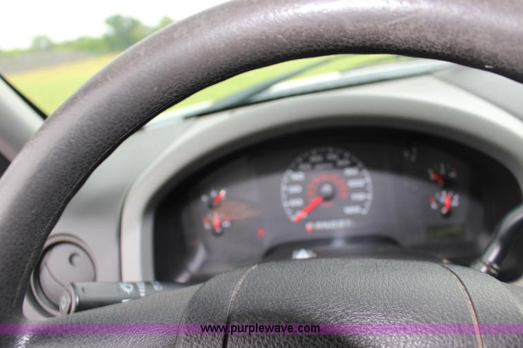 image for item F7870 2005 Ford F150 XL SuperCab pickup truck