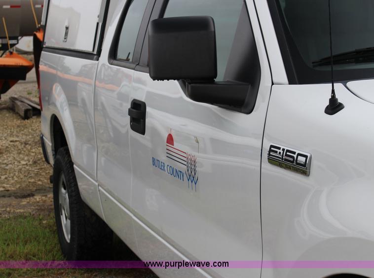 image for item F7870 2005 Ford F150 XL SuperCab pickup truck