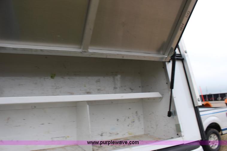 image for item F7870 2005 Ford F150 XL SuperCab pickup truck