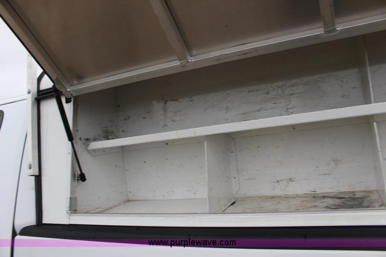 image for item F7870 2005 Ford F150 XL SuperCab pickup truck