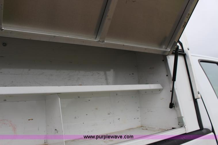 image for item F7870 2005 Ford F150 XL SuperCab pickup truck