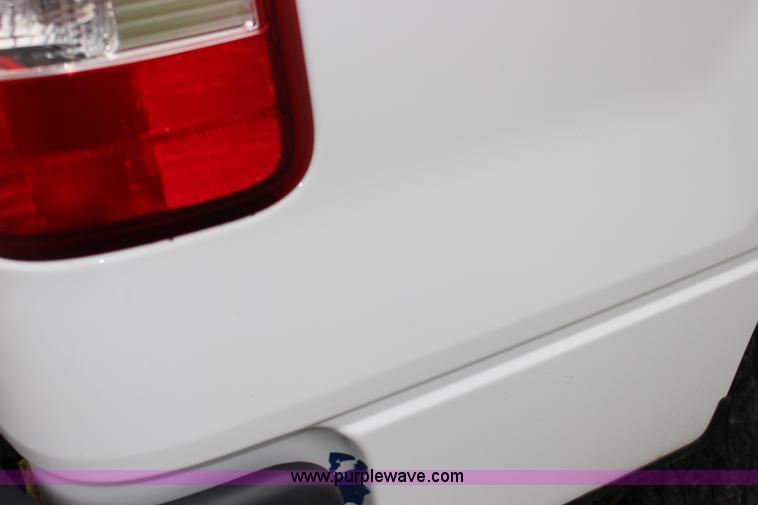 image for item F7870 2005 Ford F150 XL SuperCab pickup truck