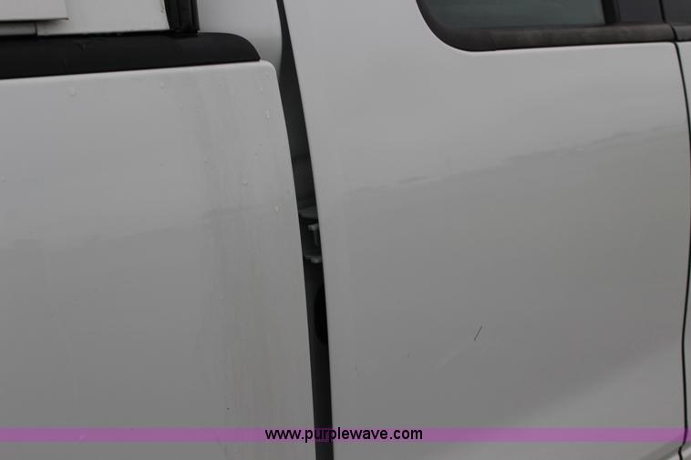 image for item F7870 2005 Ford F150 XL SuperCab pickup truck