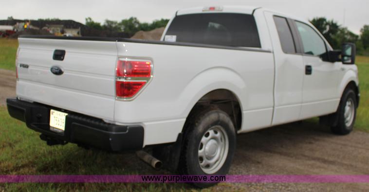 image for item F7872 2010 Ford F150 XL SuperCab pickup truck