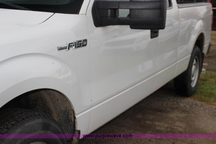 image for item F7872 2010 Ford F150 XL SuperCab pickup truck