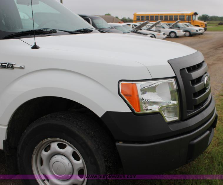 image for item F7872 2010 Ford F150 XL SuperCab pickup truck