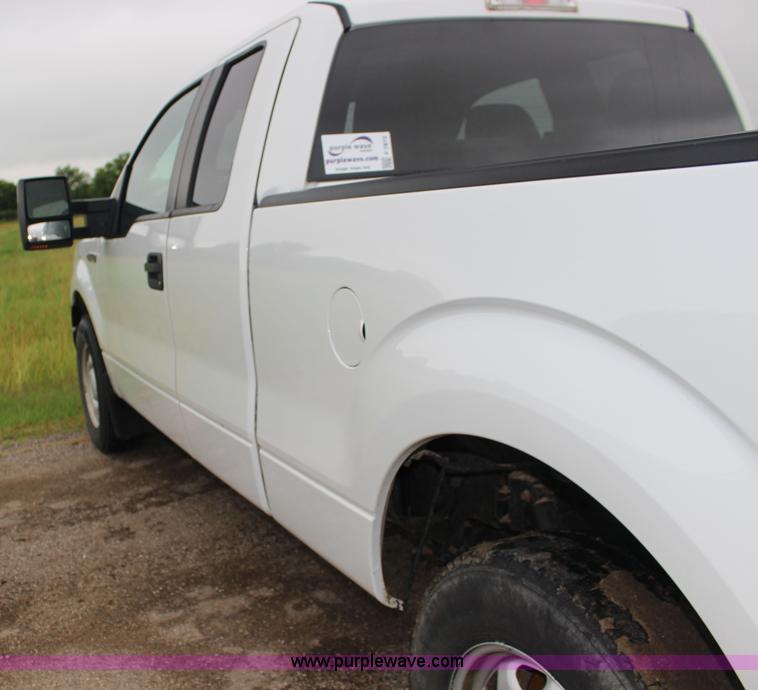 image for item F7872 2010 Ford F150 XL SuperCab pickup truck