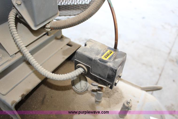 image for item F7881 Champion REN14 air compressor