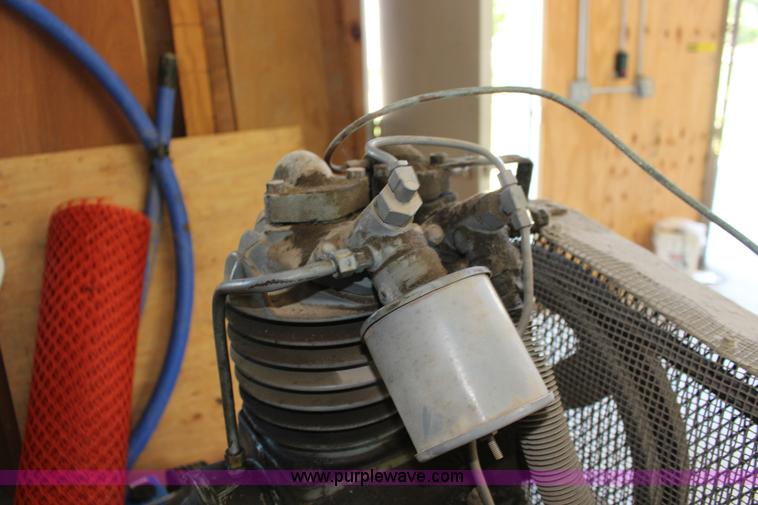 image for item F7881 Champion REN14 air compressor