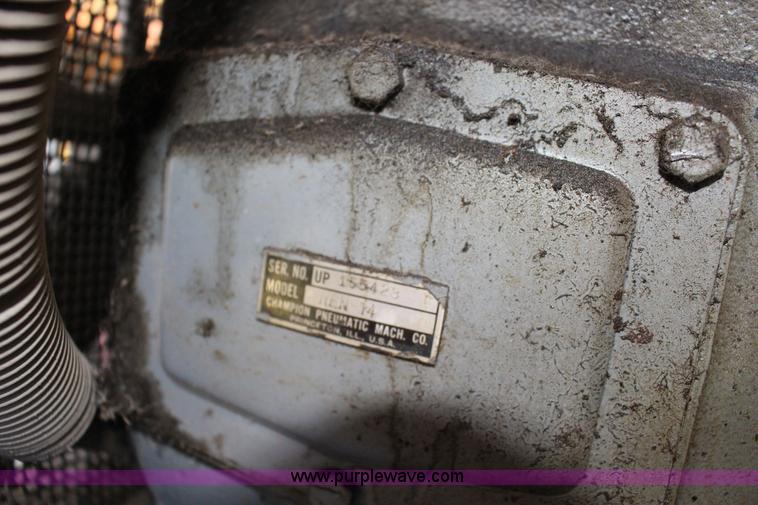 image for item F7881 Champion REN14 air compressor