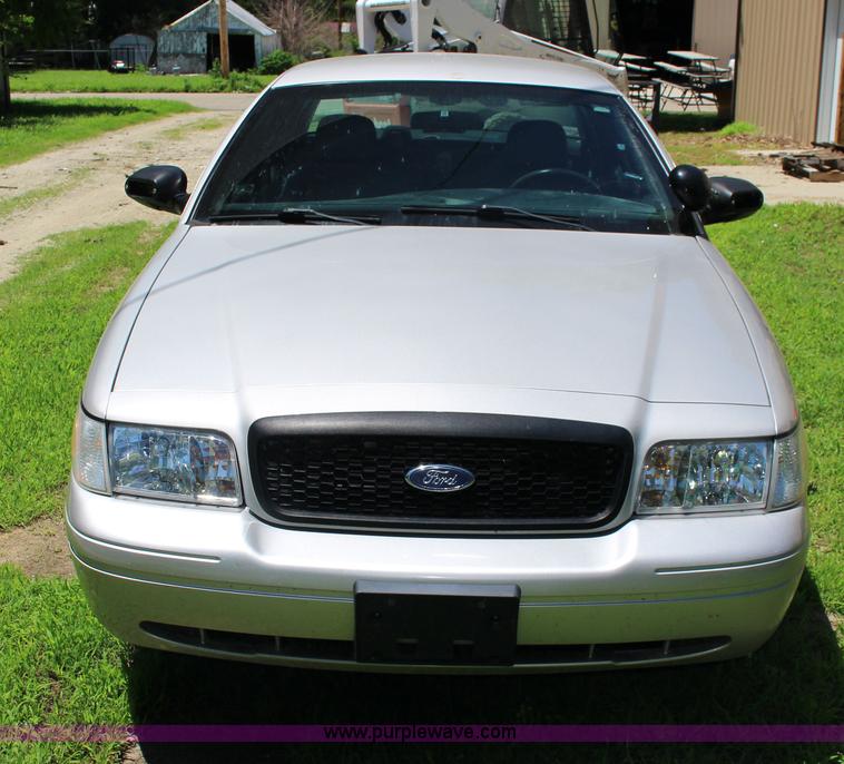 image for item F7882 2008 Ford Crown Victoria Police Interceptor