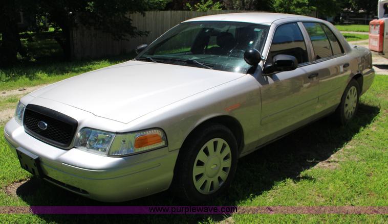 image for item F7882 2008 Ford Crown Victoria Police Interceptor