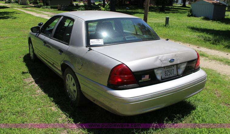 image for item F7882 2008 Ford Crown Victoria Police Interceptor