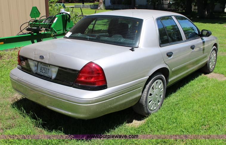 image for item F7882 2008 Ford Crown Victoria Police Interceptor