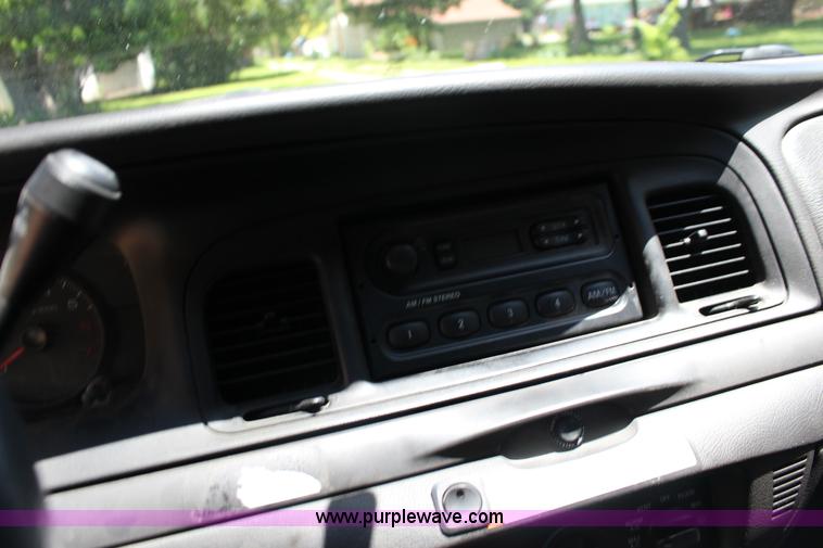 image for item F7882 2008 Ford Crown Victoria Police Interceptor