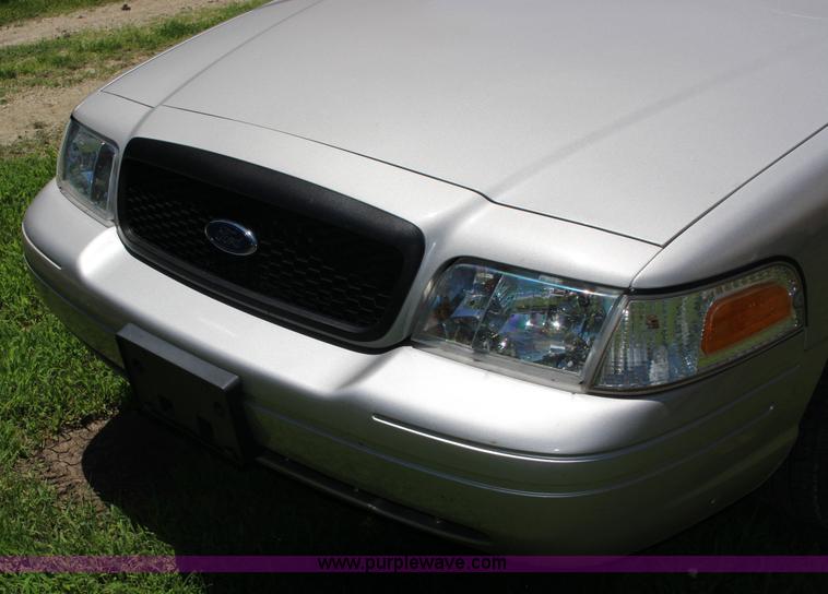 image for item F7882 2008 Ford Crown Victoria Police Interceptor