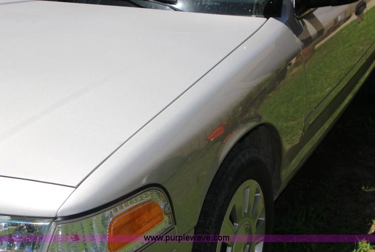 image for item F7882 2008 Ford Crown Victoria Police Interceptor