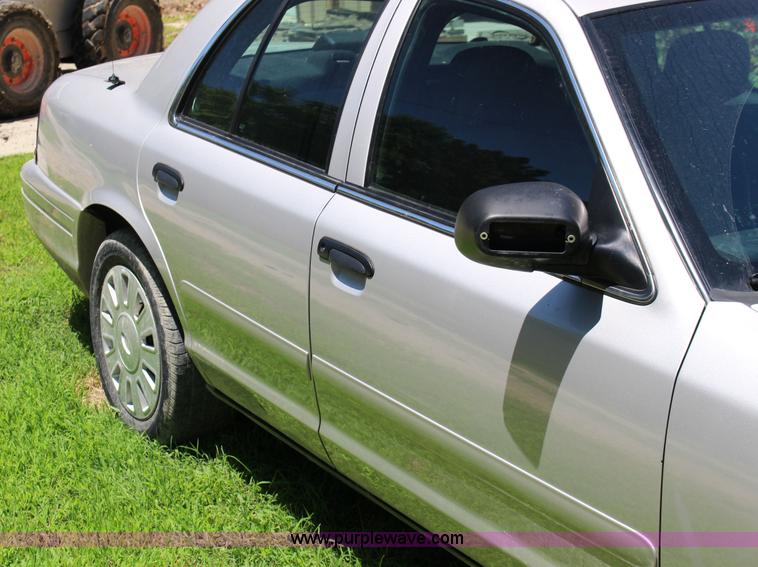 image for item F7882 2008 Ford Crown Victoria Police Interceptor