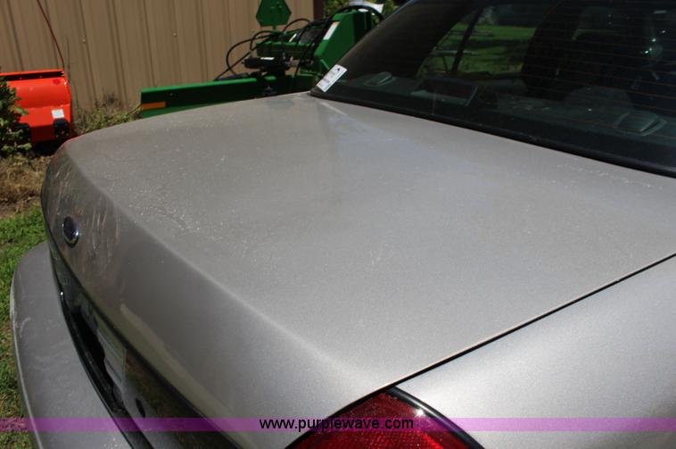 image for item F7882 2008 Ford Crown Victoria Police Interceptor