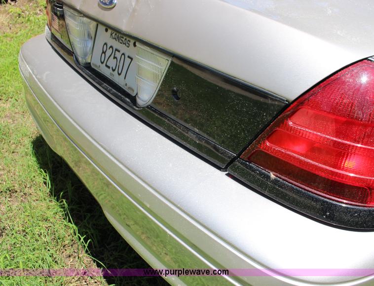 image for item F7882 2008 Ford Crown Victoria Police Interceptor