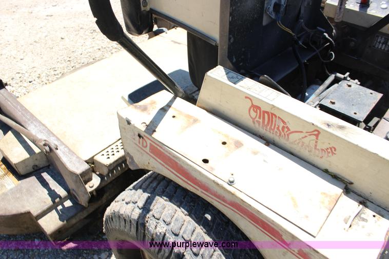 image for item F7883 Grasshopper 721D ZTR lawn mower