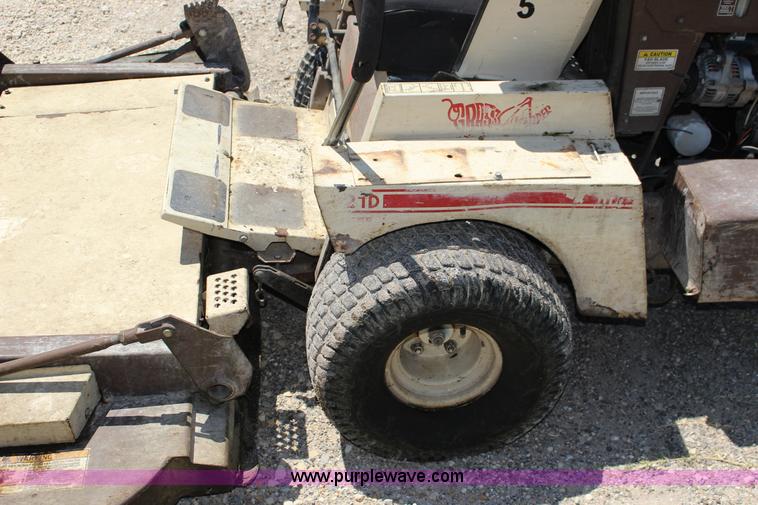 image for item F7883 Grasshopper 721D ZTR lawn mower