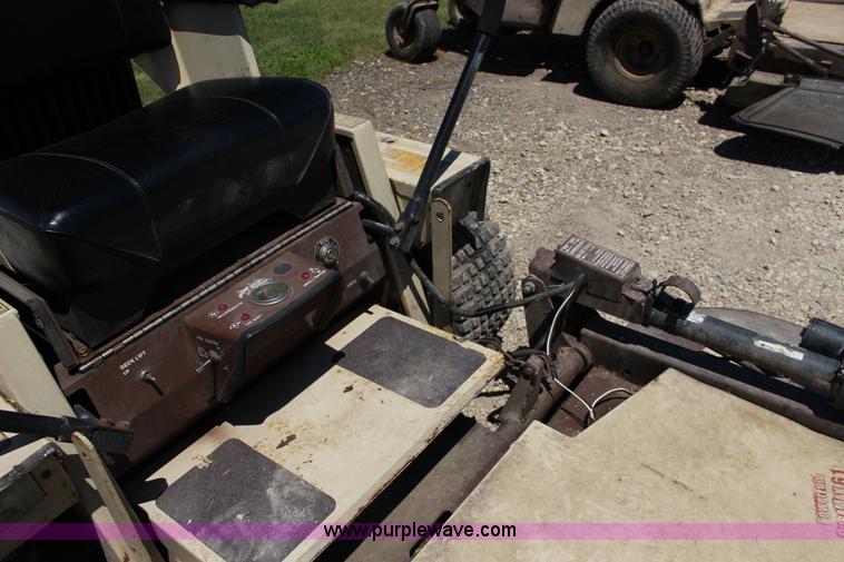 image for item F7884 Grasshopper 721D ZTR lawn mower