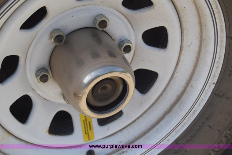 image for item F7887 2006 Continental enclosed cargo trailer