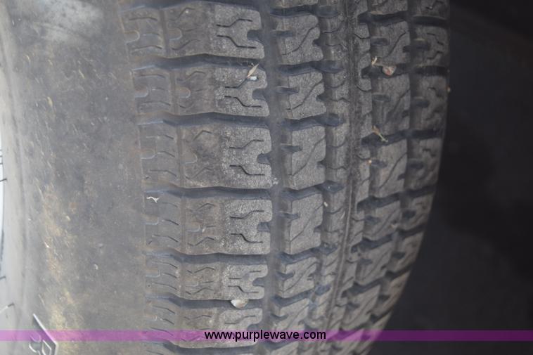 image for item F7887 2006 Continental enclosed cargo trailer