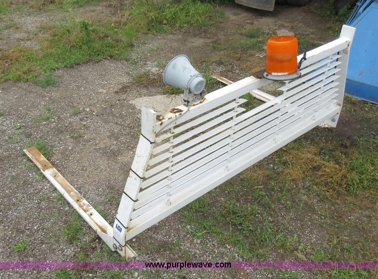 image for item G3691 Assorted automotive accessories