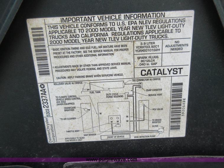 image for item G3695 2000 Dodge Dakota Sport Club Cab pickup truck