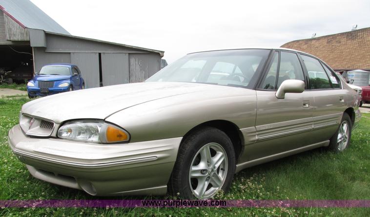 image for item H4591 1999 Pontiac Bonneville SE