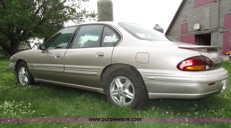 image for item H4591 1999 Pontiac Bonneville SE
