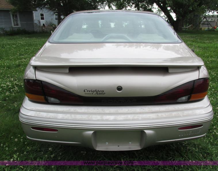 image for item H4591 1999 Pontiac Bonneville SE