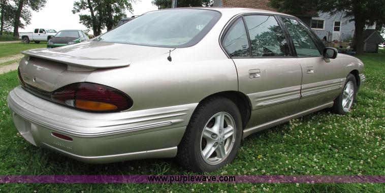 image for item H4591 1999 Pontiac Bonneville SE