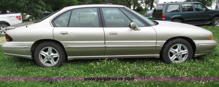 image for item H4591 1999 Pontiac Bonneville SE