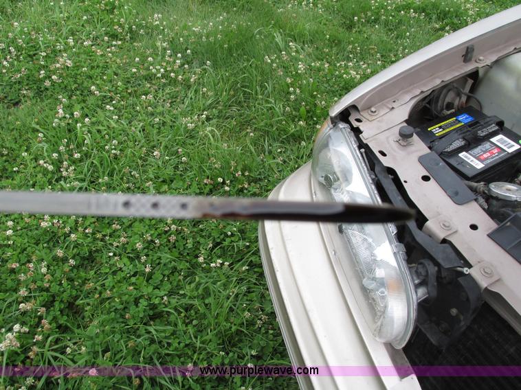 image for item H4591 1999 Pontiac Bonneville SE