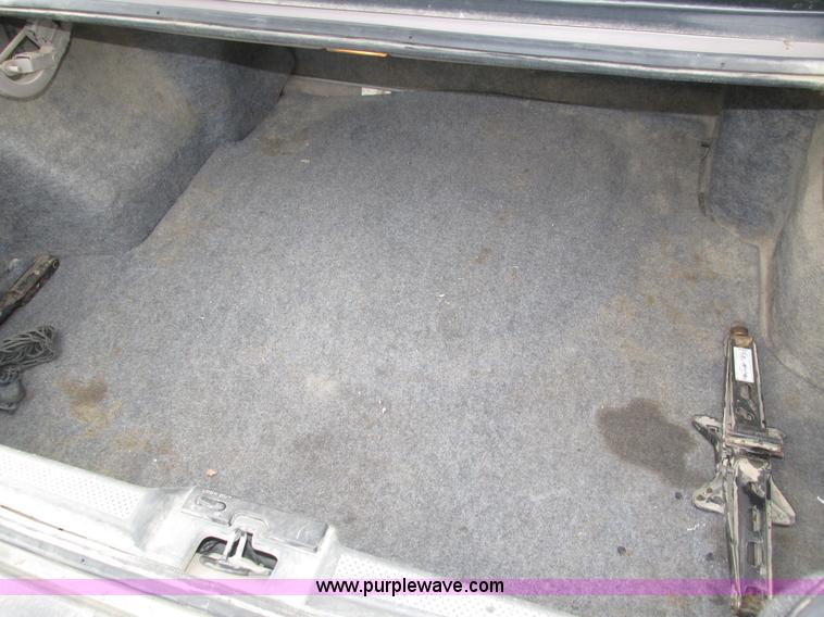 image for item H4591 1999 Pontiac Bonneville SE