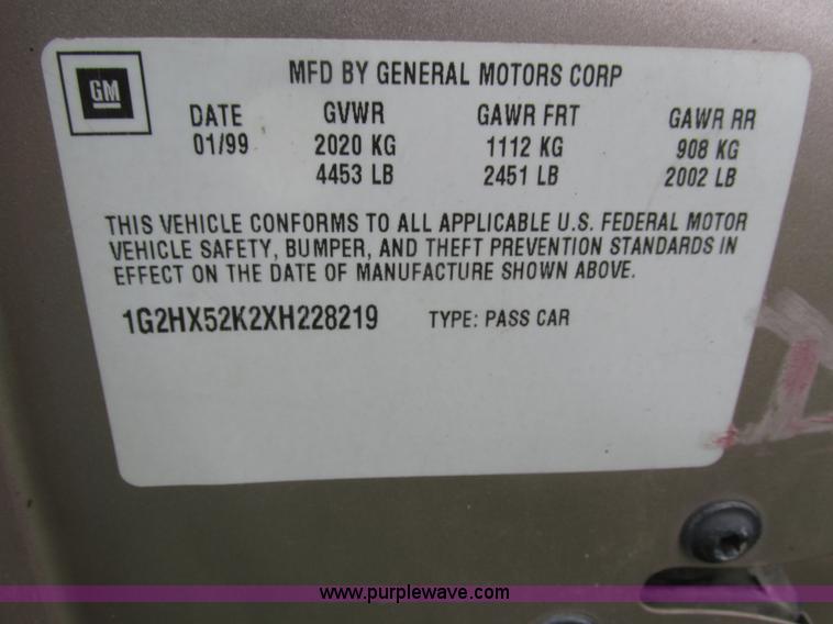 image for item H4591 1999 Pontiac Bonneville SE
