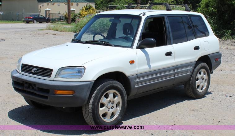 image for item I1649 1996 Toyota RAV4 mail car