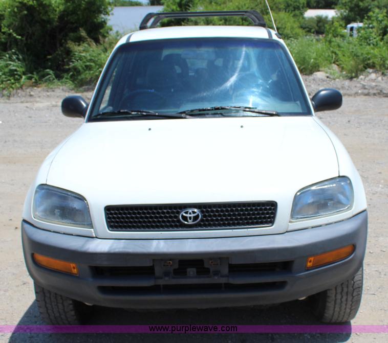 image for item I1649 1996 Toyota RAV4 mail car